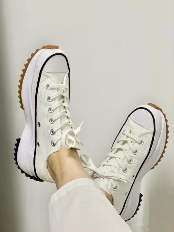 Les baskets Converse Femme se distinguent par leur design iconique et leur esthétique vintage. exceptionnel les couleurs de l'Amérique