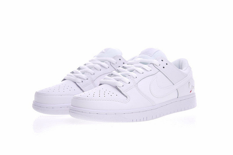 les baskets Nike SB Dunk femme Low sont un témoignage de l'engagement de Nike à combiner style et innovation.