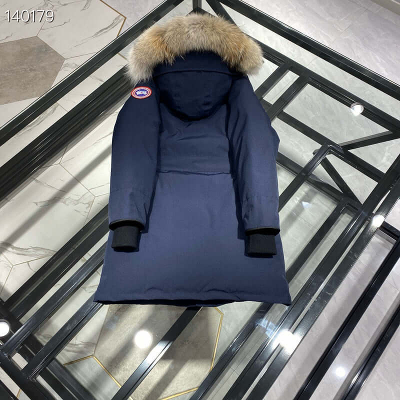 Résultat de l'évolution emblématique de la marque Canada G00se Femme, la Doudoune Canada G00se Femme est un témoignage de l'engagement de Canada G00se à combiner style