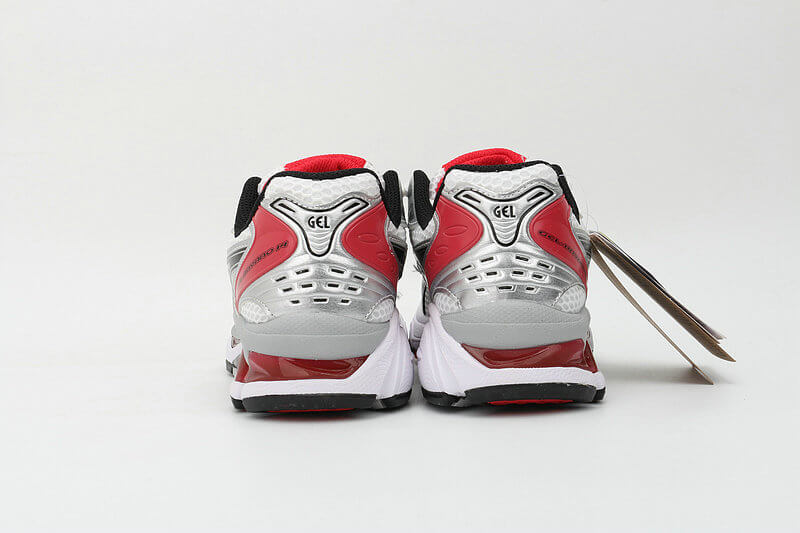 Résultats de l'engagement emblématique de la marque Asics à combiner style et innovation, les sneakers Asics Femme sont des pièces maîtresses de la mode sportive.