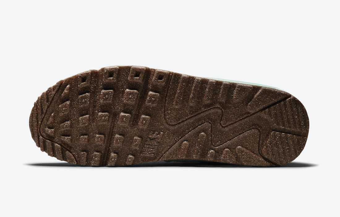 Les baskets Nike Air Max 90 Futura sont des pièces maîtresses de la mode.