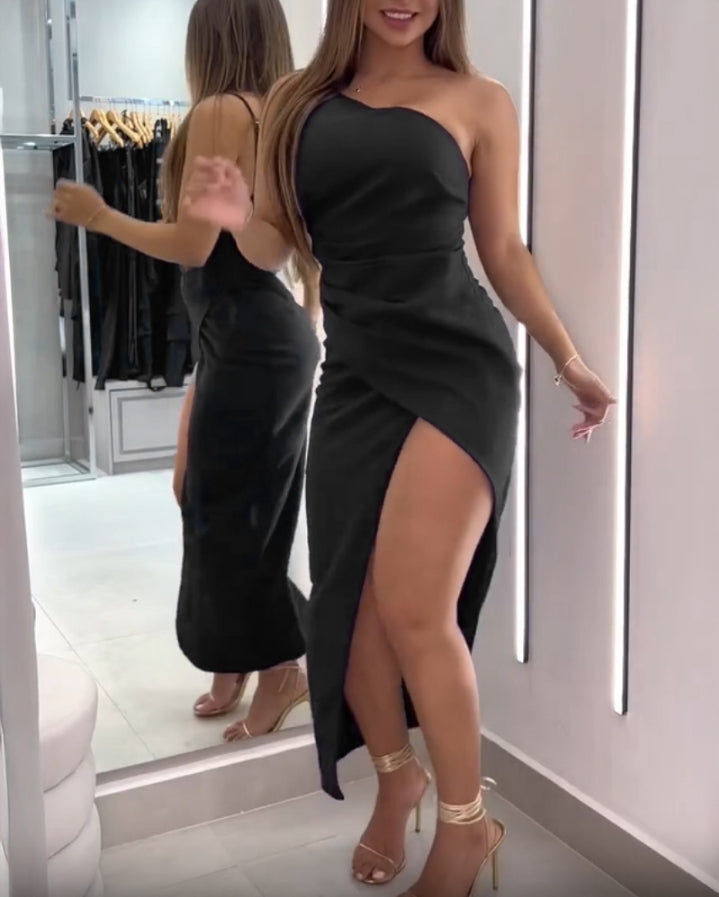 Premièrement : Cette Robe longue décontractée à une épaule sans manches , Froncée et fendue sur le côté Femme.