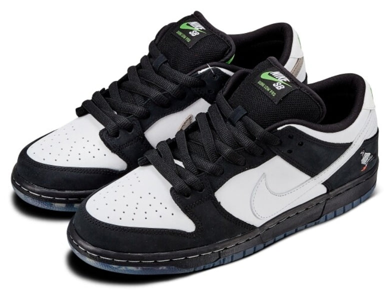 les baskets Nike SB Dunk femme Low sont un témoignage de l'engagement de Nike à combiner style et innovation.