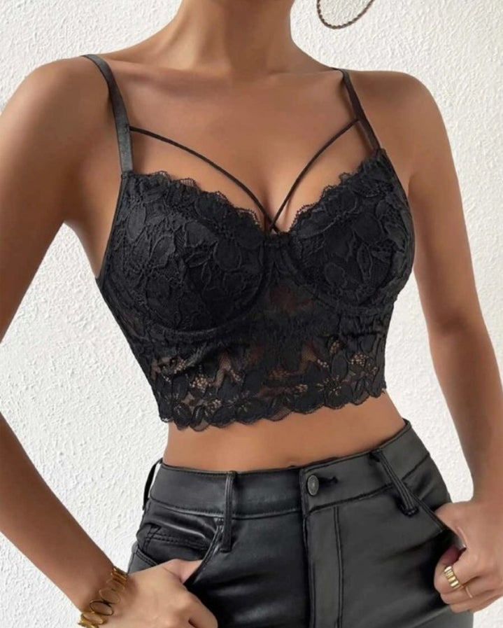 Premièrement : Ce Haut court en dentelle à col en Vet bretelles spaghetti à deux couches Femme.