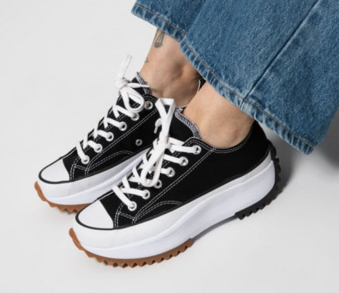 Les baskets Converse Femme se distinguent par leur design iconique et leur esthétique vintage. exceptionnel les couleurs de l'Amérique