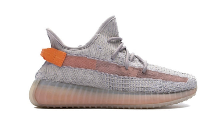 Les Adidas Yeezy 350 Boost V2 Mono Mist Femme , entre Adidas et Kanye West, sont emblématiques pour leur design innovant et leur confort inégalé.