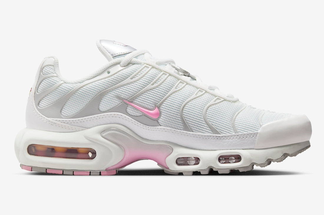 Résultats de l'évolution emblématique de la ligne Nike, les Nike TN Air Max Plus Femme sont un témoignage de l'engagement de Nike à combiner style et innovation.