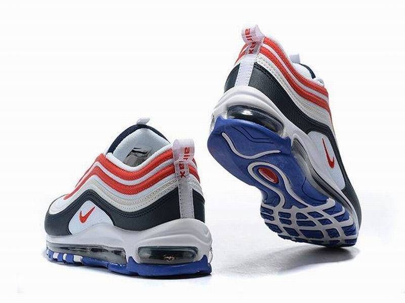 Premièrement, les baskets Nike Air Max 97 Femme incarnent un design emblématique et audacieux.