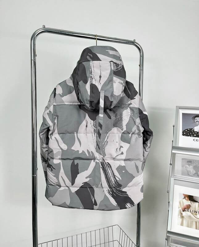 Résultat de l'évolution emblématique de la marque Canada G00se Femme,