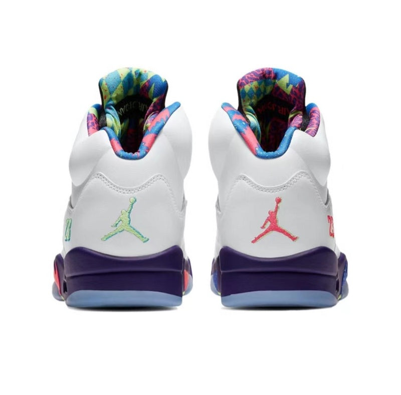 Les baskets Air Jordan 5 Femme permettent de personnaliser votre style tout en bénéficiant d’un confort supérieur.