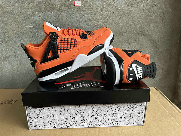 Premièrement : Les baskets Air Jordan 4 Femme se distinguent par leur design iconique et leur capacité à allier style et fonctionnalité.