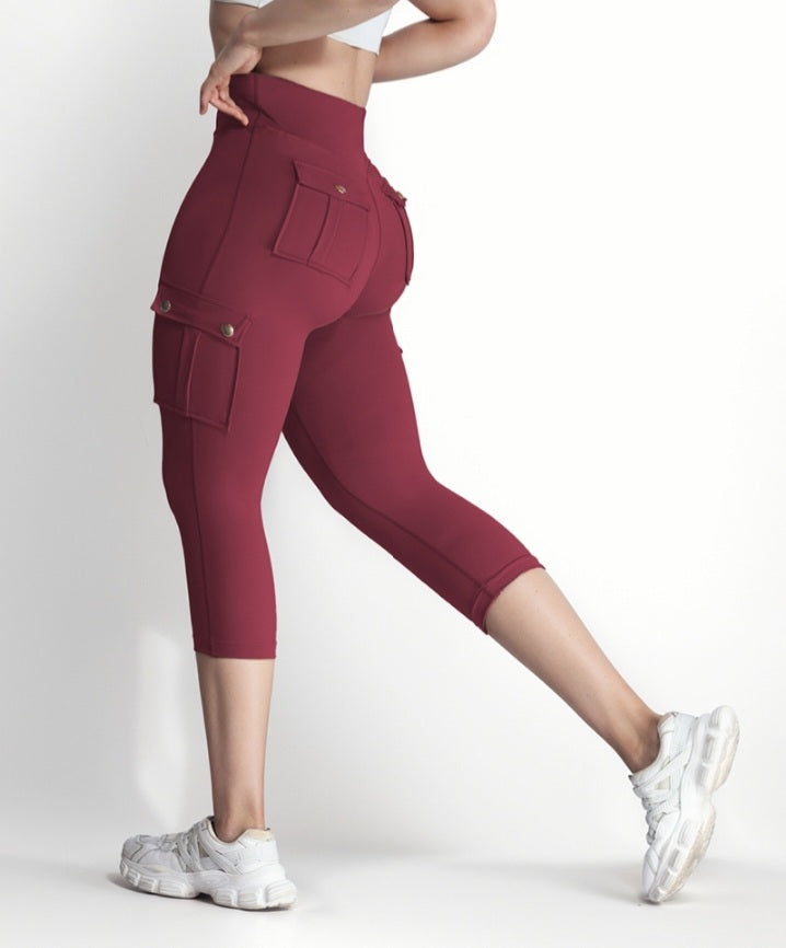 Premièrement : Ce Legging de motard taille haute avec poches à rabat pour soulever les fesses.