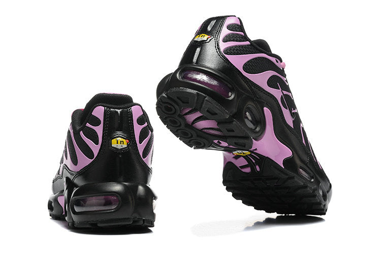 Résultats de l'évolution emblématique de la ligne Nike, les Nike TN Air Max Plus Femme sont un témoignage de l'engagement de Nike à combiner style et innovation.
