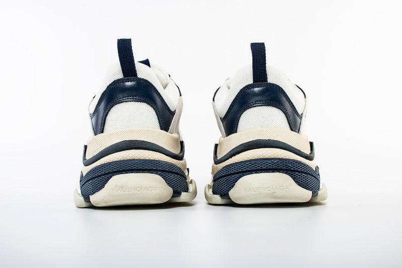 les sneakers Balenciaga Triple S "Beige Green Yellow" Femme sont un témoignage de l'engagement de Balenciaga à combiner style et innovation.