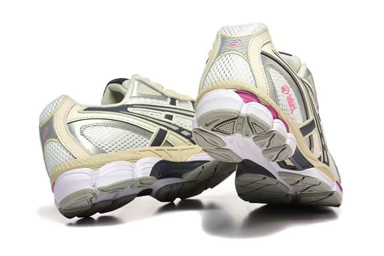 Résultats de l'engagement emblématique de la marque Asics à combiner style et innovation, les sneakers Asics Femme sont des pièces maîtresses de la mode sportive.