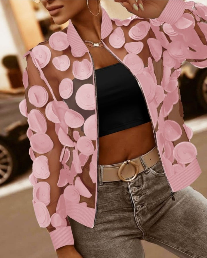 Premièrement : Adoptez un look moderne et raffiné avec cette Manteau à manches longues avec broderie florale et col de baseball veste zippée en maille transparente femme.