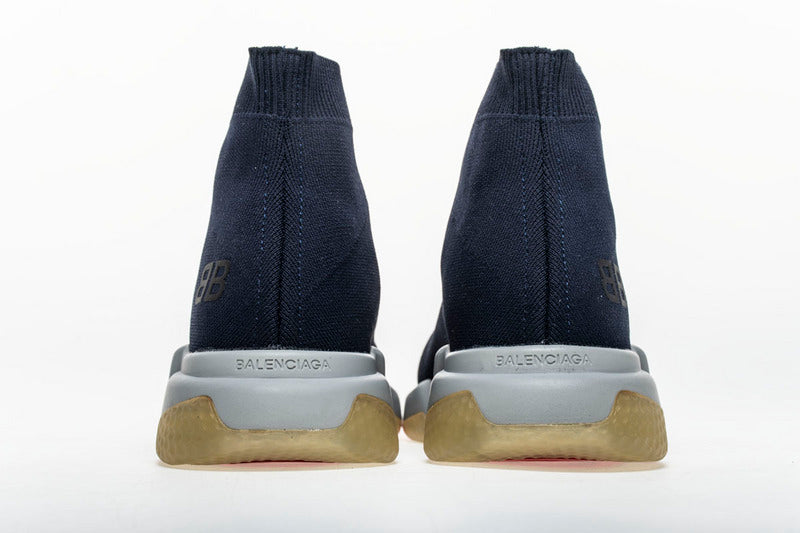 les sneakers Balenciaga Triple S "Beige Green Yellow" Femme sont un témoignage de l'engagement de Balenciaga à combiner style et innovation.