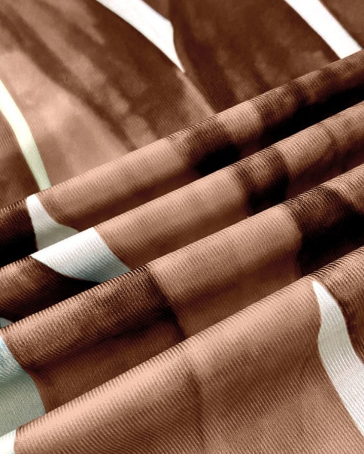 Premièrement : Cette robe longue décontractée à bretelles épaisses et imprimé végétal, coupe ajustée et fendue avec poches Femme.