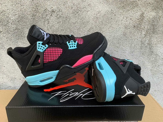 Premièrement : Les baskets Air Jordan 4 Femme se distinguent par leur design iconique et leur capacité à allier style et fonctionnalité.