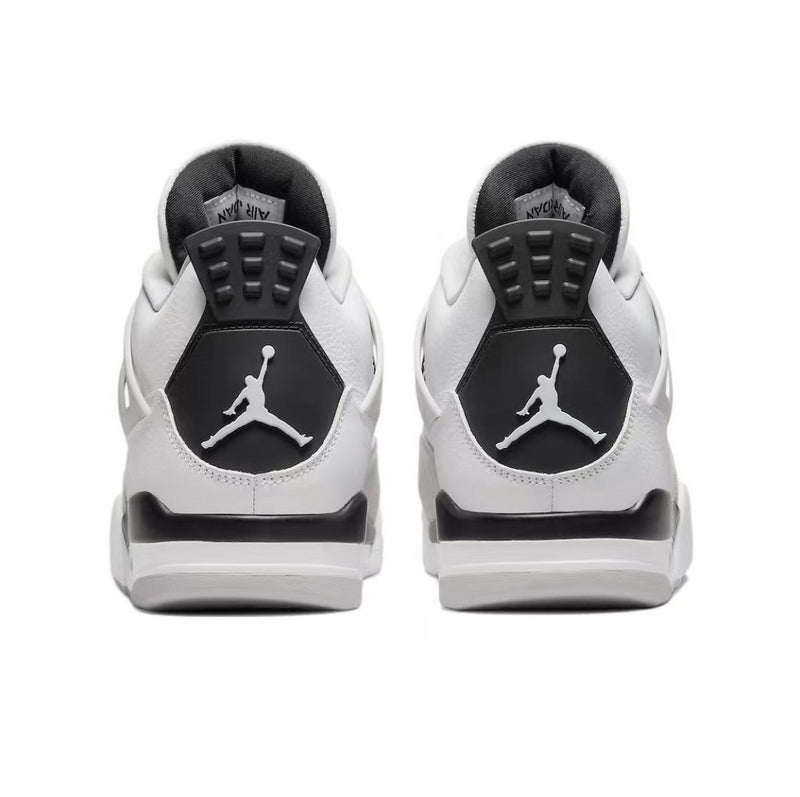 Premièrement : Les baskets Air Jordan 4 Femme se distinguent par leur design iconique et leur capacité à allier style et fonctionnalité.