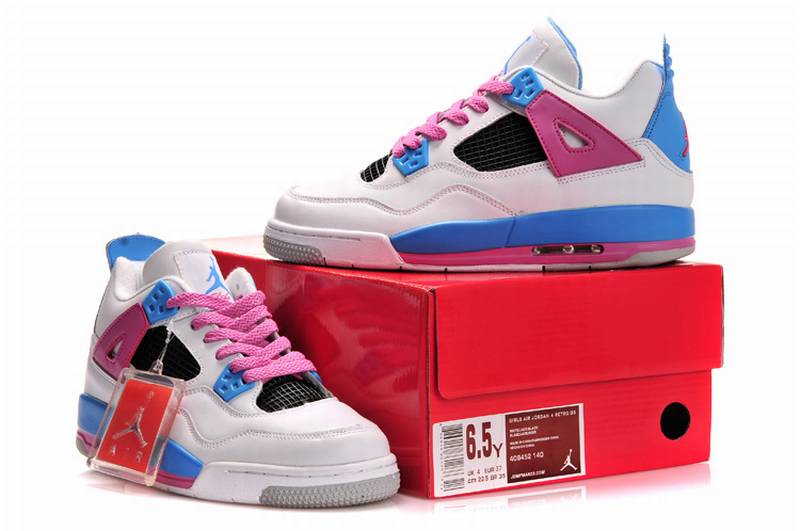 Premièrement : Les baskets Air Jordan 4 Femme se distinguent par leur design iconique et leur capacité à allier style et fonctionnalité.