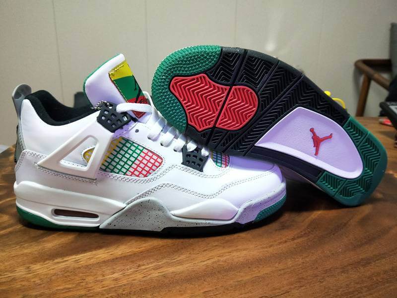 Premièrement : Les baskets Air Jordan 4 Femme se distinguent par leur design iconique et leur capacité à allier style et fonctionnalité.