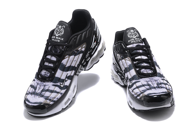 Résultats de l'évolution emblématique de la ligne Nike, les Nike TN Air Max Plus Femme sont un témoignage de l'engagement de Nike à combiner style et innovation.