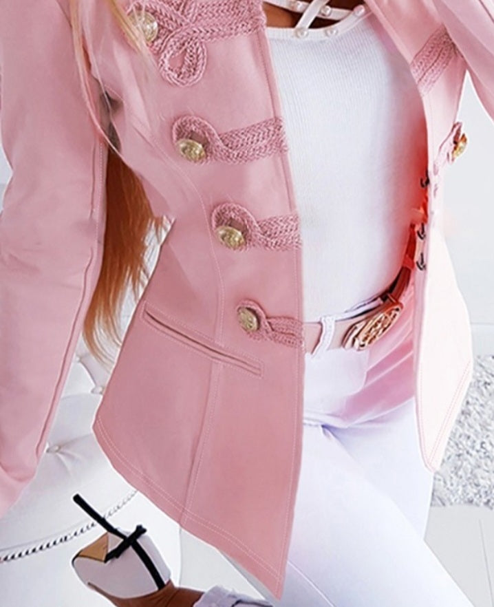Premièrement : Apportez une touche de classe et de sophistication à votre dressing avec ce Manteau à col montant avec boutons sur le devant et manches longues et fausses poches Femme