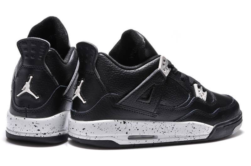 Premièrement : Les baskets Air Jordan 4 Femme se distinguent par leur design iconique et leur capacité à allier style et fonctionnalité.
