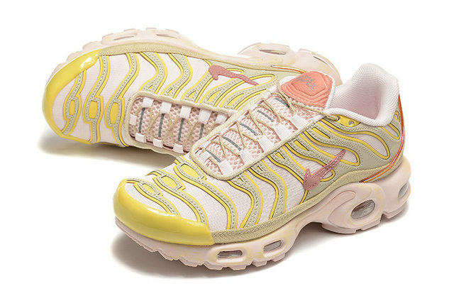 Résultats de l'évolution emblématique de la ligne Nike, les Nike TN Air Max Plus Femme sont un témoignage de l'engagement de Nike à combiner style et innovation.