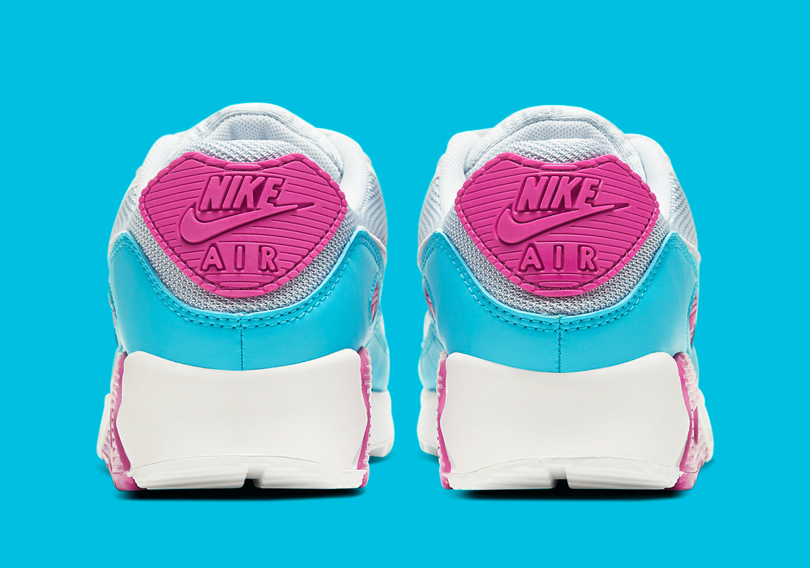 Les baskets Nike Air Max 90 Futura sont des pièces maîtresses de la mode.