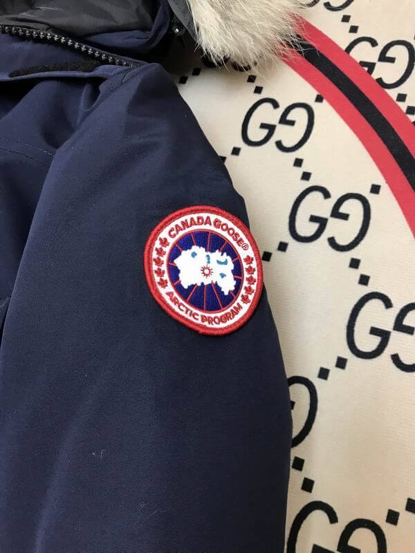 la Doudoune Canada G00se Femme est un témoignage de l'engagement de Canada G00se à combiner style,