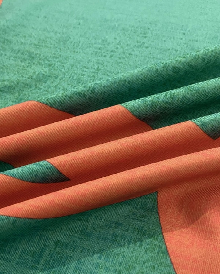 Premièrement : Apportez une touche de fraîcheur et de féminité à votre garde-robe avec cette Combinaison à imprimé floral, col en V, bretelles à lacets , style décontracté avec poches Femme.