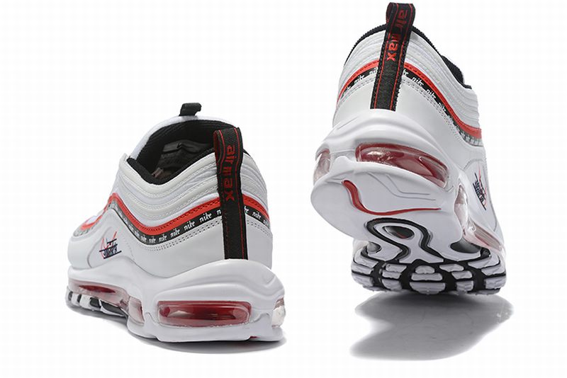 Premièrement, les baskets Nike Air Max 97 Femme incarnent un design emblématique et audacieux.