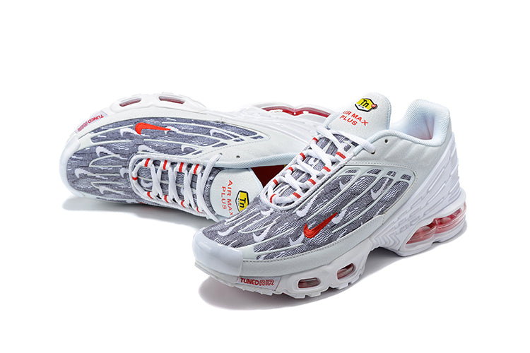 Résultats de l'évolution emblématique de la ligne Nike, les Nike TN Air Max Plus Femme sont un témoignage de l'engagement de Nike à combiner style et innovation.
