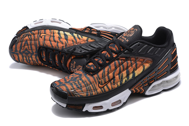 Résultats de l'évolution emblématique de la ligne Nike, les Nike TN Air Max Plus Femme sont un témoignage de l'engagement de Nike à combiner style et innovation.