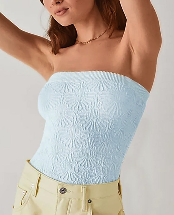 Premièrement : Ce Haut bandeau jacquard très extensible et gainant, sexy et respirant , sans manches Femme.