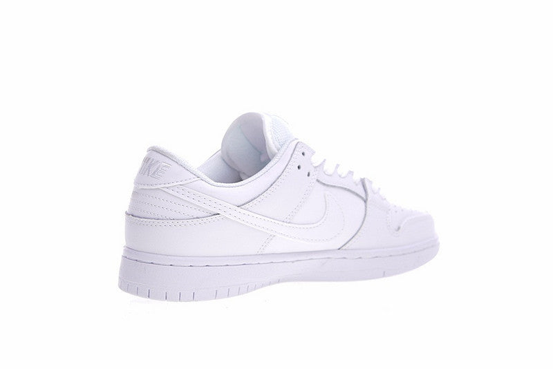 les baskets Nike SB Dunk femme Low sont un témoignage de l'engagement de Nike à combiner style et innovation.