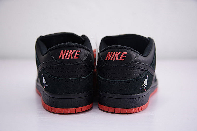 les baskets Nike SB Dunk femme Low sont un témoignage de l'engagement de Nike à combiner style et innovation.