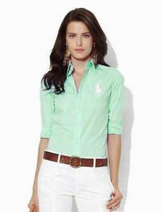 Les chemises Ralph Lauren Femme offrent une élégance et une qualité inégalées avec leur design intemporel et l'utilisation de matériaux .