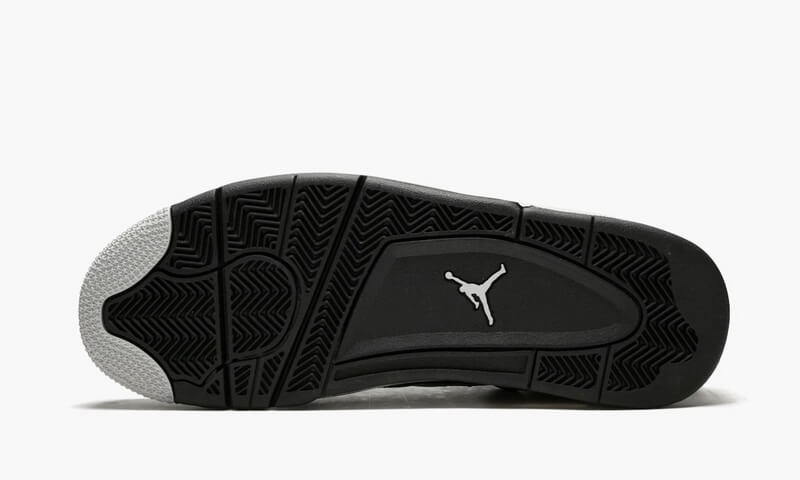Premièrement : Les baskets Air Jordan 4 Femme se distinguent par leur design iconique et leur capacité à allier style et fonctionnalité.