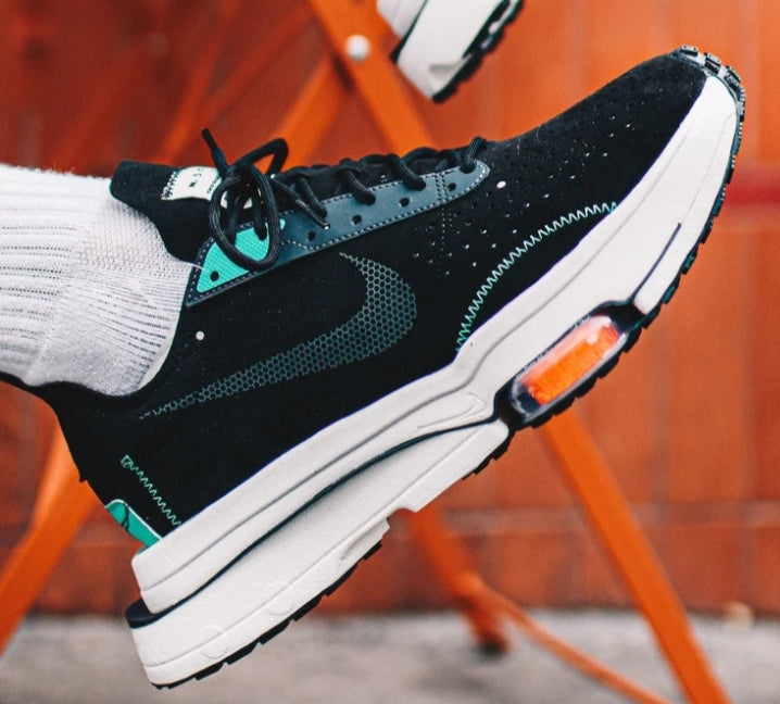 Les baskets Nike Air Zoom Femme se démarquent par leur design sportif et moderne, conçu pour maximiser les performances exceptionnelles