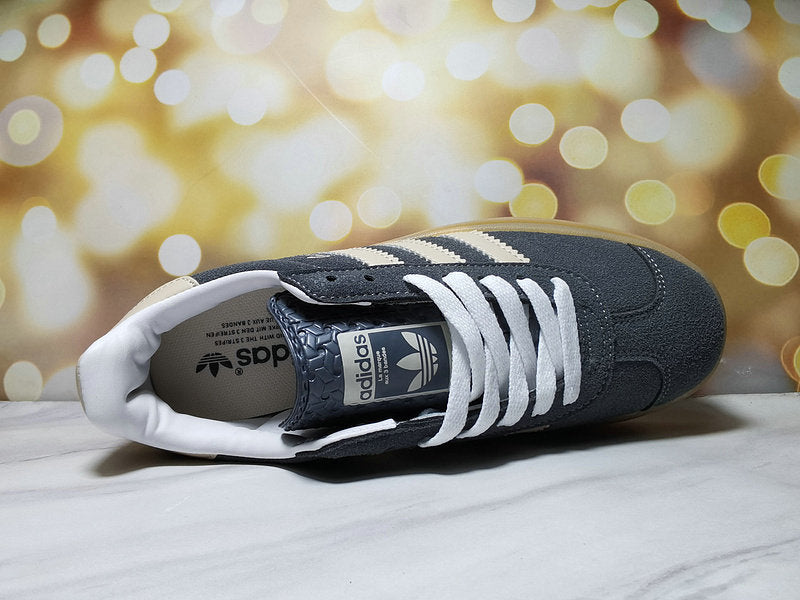 Premièrement : Les Adidas Gazelle Femme allient un style emblématique à une performance exceptionnelle.