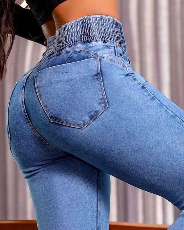 Premièrement : Ce jean taille haute à fronces et boutons sur le devant avec ceinture curveease jegging skinny évasé en demin femme.