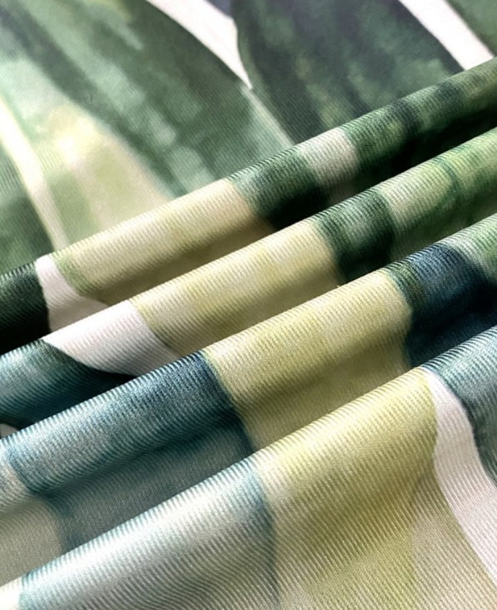 Premièrement : Cette robe longue décontractée à bretelles épaisses et imprimé végétal, coupe ajustée et fendue avec poches Femme.