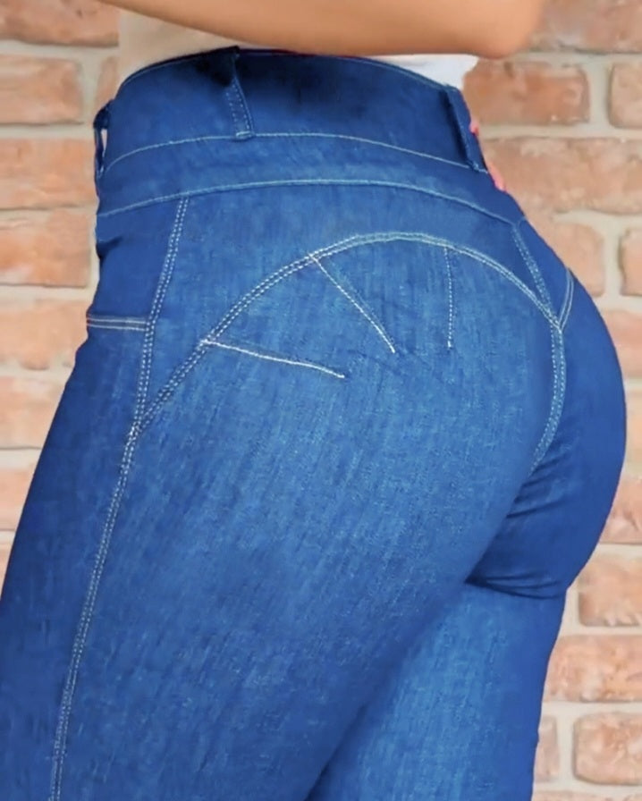 Premièrement : Mettez vos courbes en valeur avec élégance grâce à ce Jean skinny taille haute boutonné sur le devant avec effet rehausseur de fesses , pantalon décontracté femme.