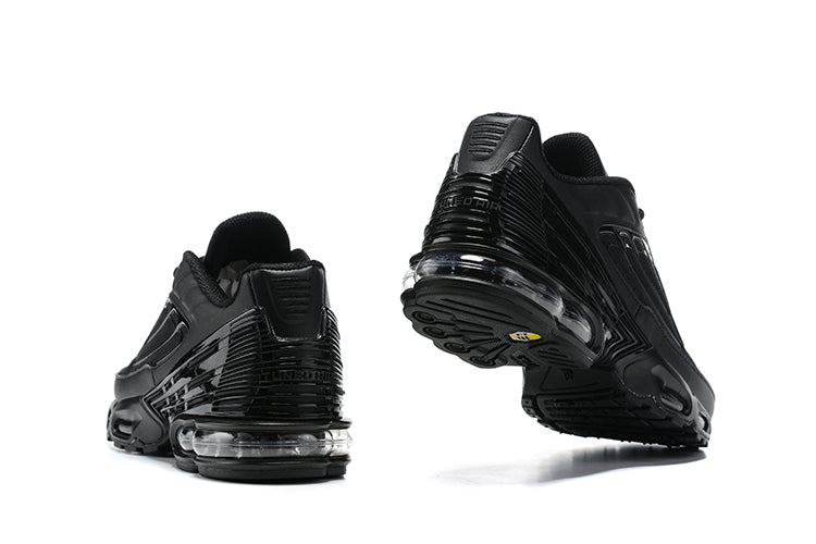 Résultats de l'évolution emblématique de la ligne Nike, les Nike TN Air Max Plus Femme sont un témoignage de l'engagement de Nike à combiner style et innovation.