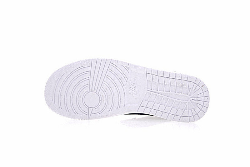les baskets Nike SB Dunk femme Low sont un témoignage de l'engagement de Nike à combiner style et innovation.