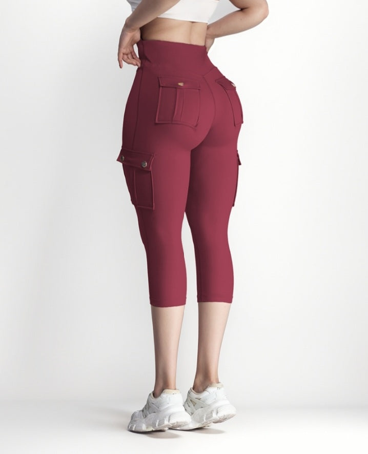 Premièrement : Ce Legging de motard taille haute avec poches à rabat pour soulever les fesses.
