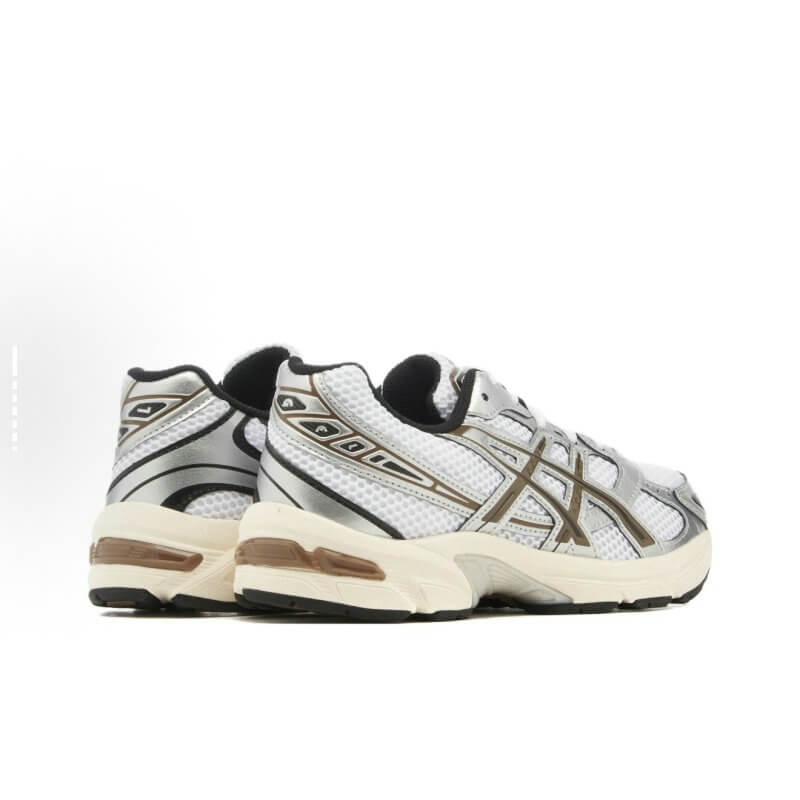 Premièrement :Les baskets Asics offrent une combinaison parfaite de style et de performance. Leur design élégant et leurs technologies de pointe les rendent idéales pour les coureurs et les amateurs de mode.